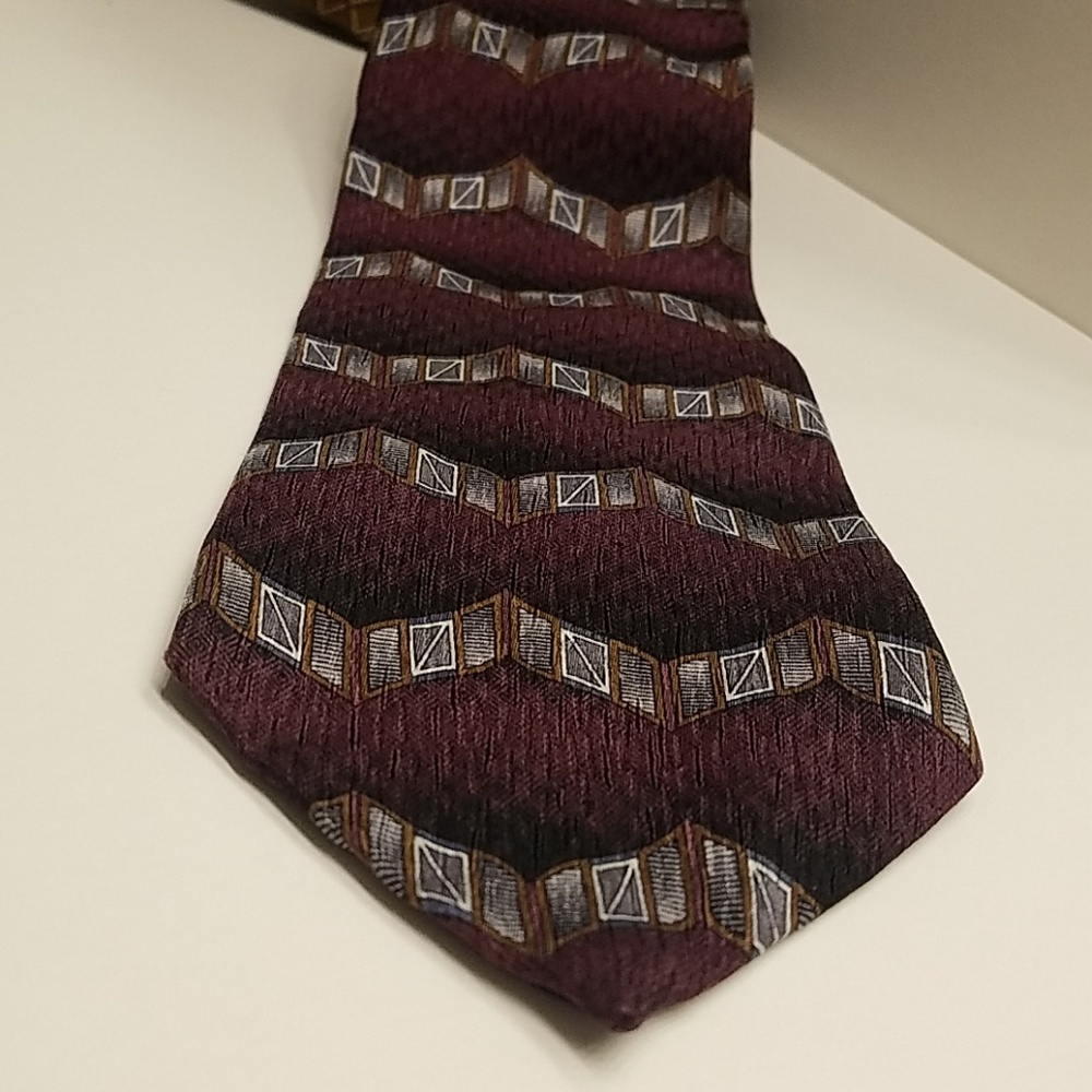RESILIO Men's 100% Silk Tie